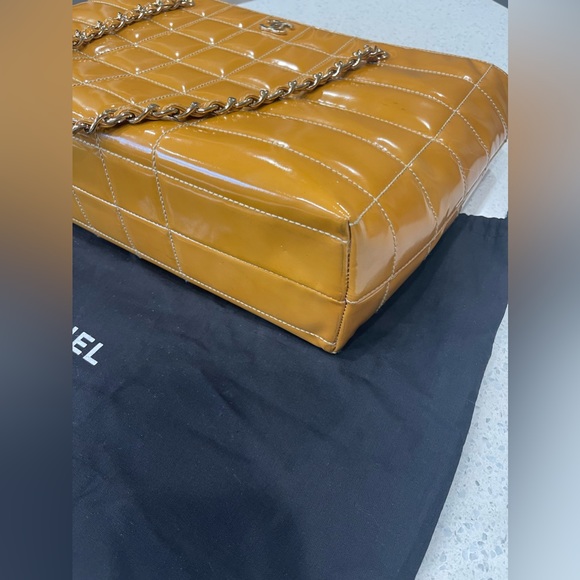 CHANEL Quilted Patent Leather Tote - Picture 9 of 14